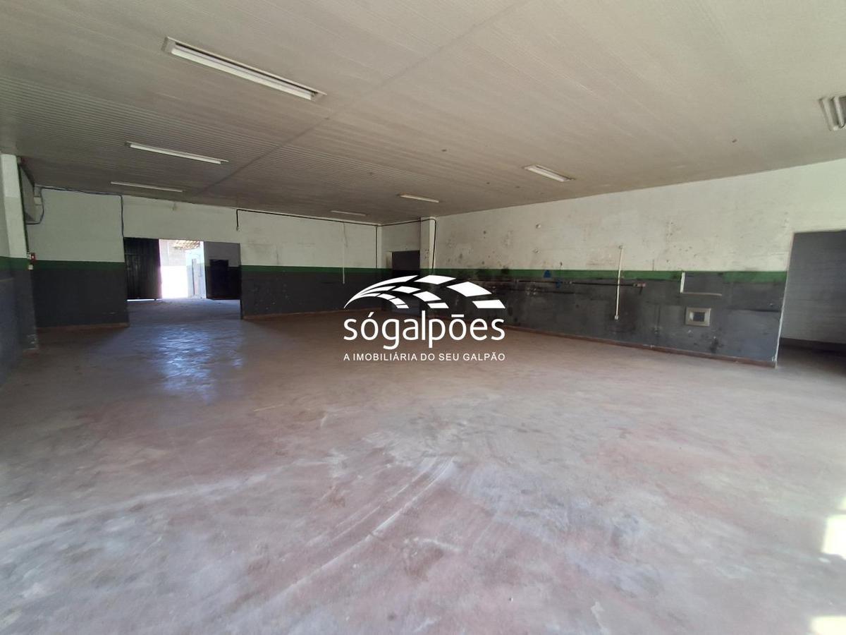 Galpão, São Francisco, 20 Vagas