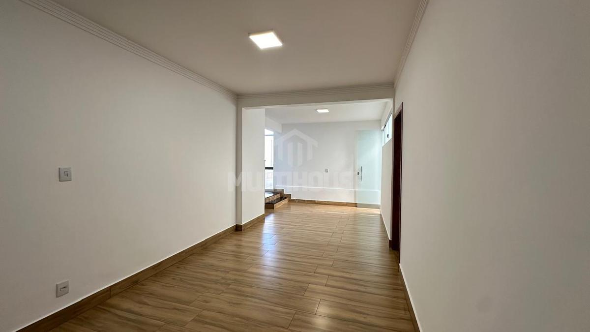 Casa, Vitória, 4 Quartos, 3 Vagas, 1 Suíte