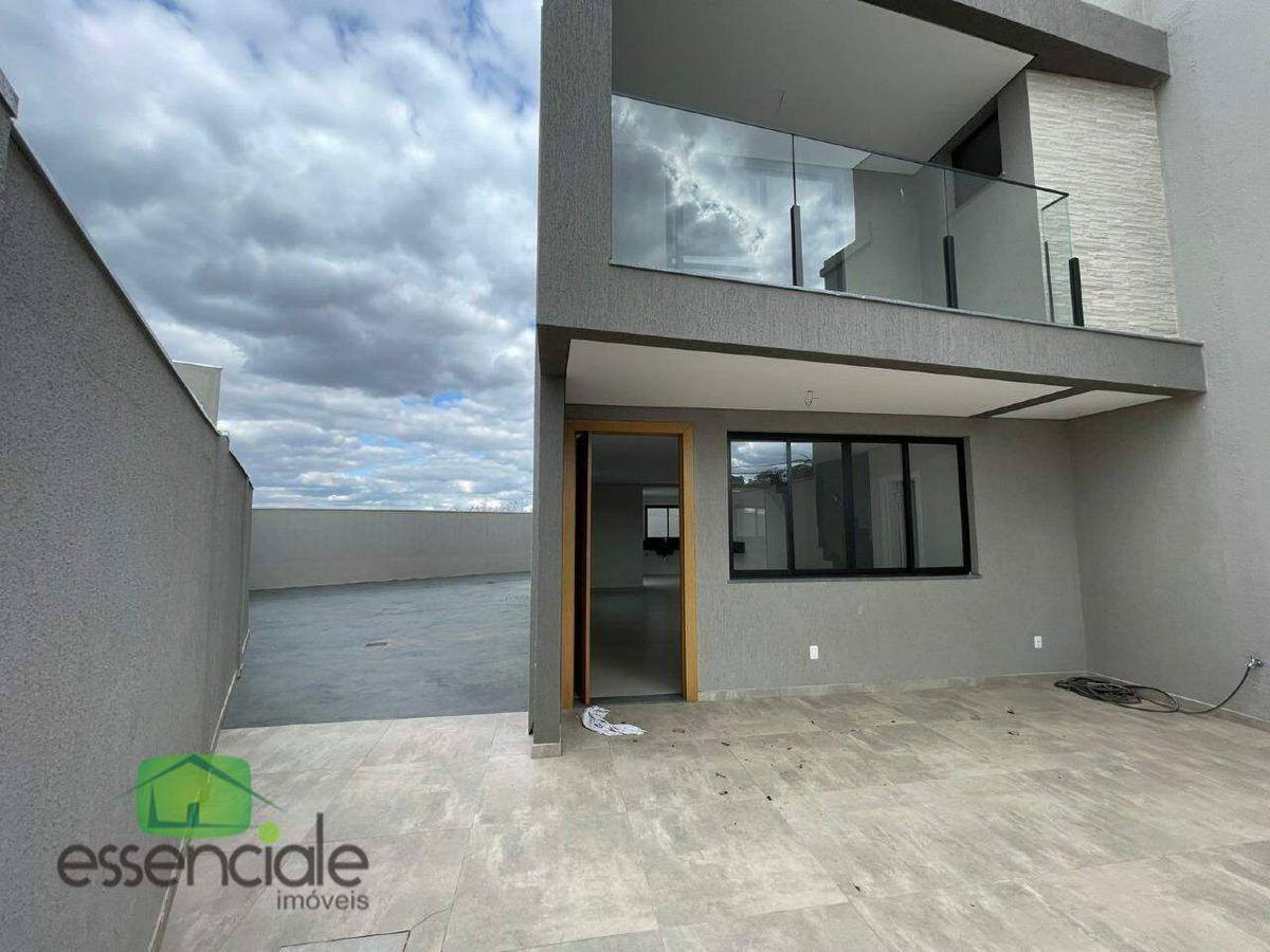 Casa, Centro, 3 Quartos, 2 Vagas, 1 Suíte