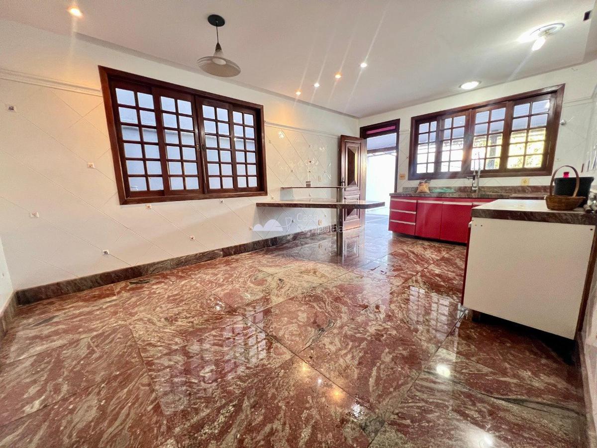 Casa, Planalto, 4 Quartos, 4 Vagas, 3 Suítes