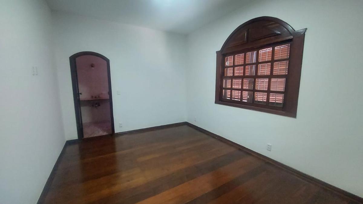 Casa, Santa Cruz, 4 Quartos, 4 Vagas, 2 Suítes