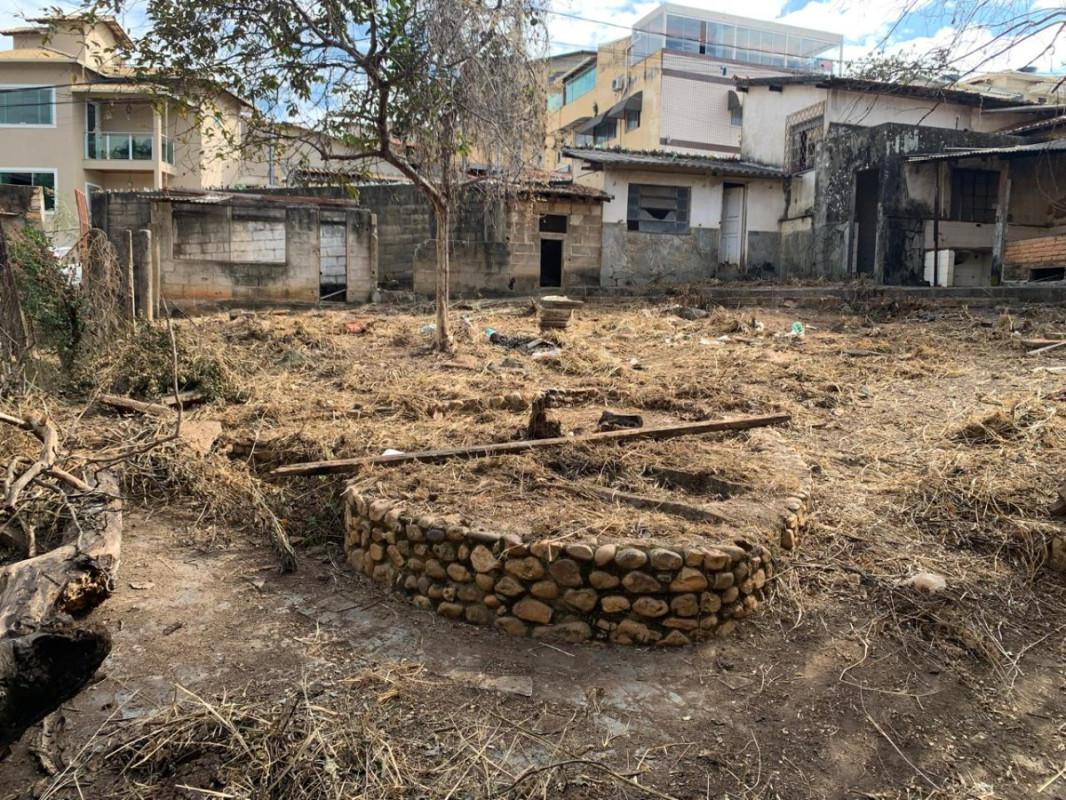 Lote, Santa Mônica, 0 Quarto, 0 Vaga
