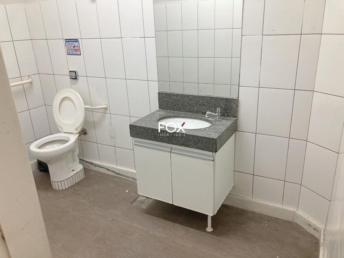 Casa, Funcionários, 5 Quartos, 2 Vagas, 1 Suíte