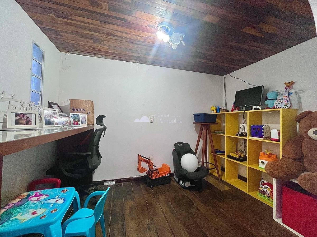 Casa, Santa Branca, 3 Quartos, 4 Vagas, 1 Suíte