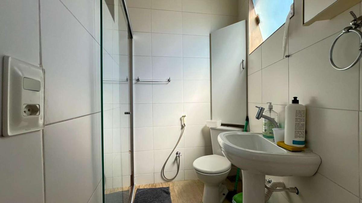 Apartamento, Floresta, 6 Quartos, 0 Vaga, 1 Suíte