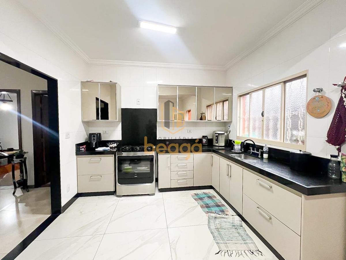 Casa, Nacional, 3 Quartos, 4 Vagas, 1 Suíte