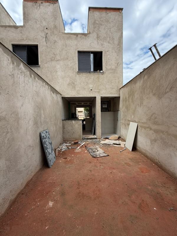 Casa, Manacás, 2 Quartos, 1 Vaga, 2 Suítes