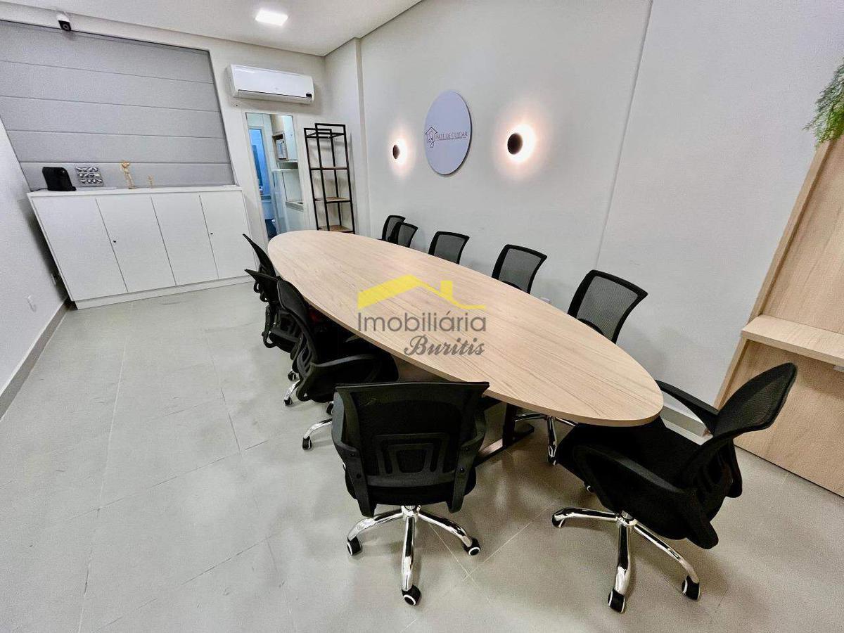 Sala, Centro