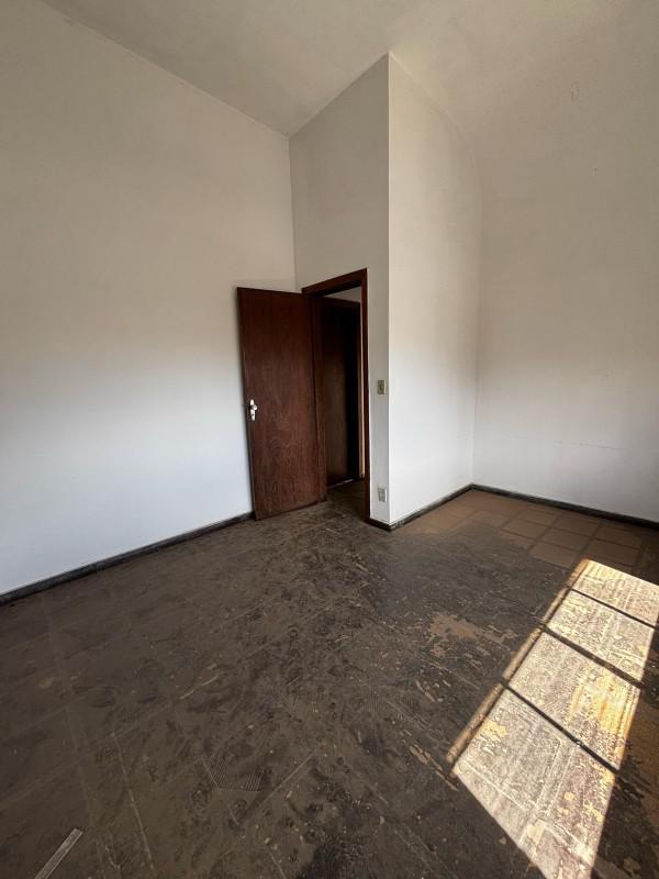 Galpão, Nova Floresta, 0 Quarto, 20 Vagas
