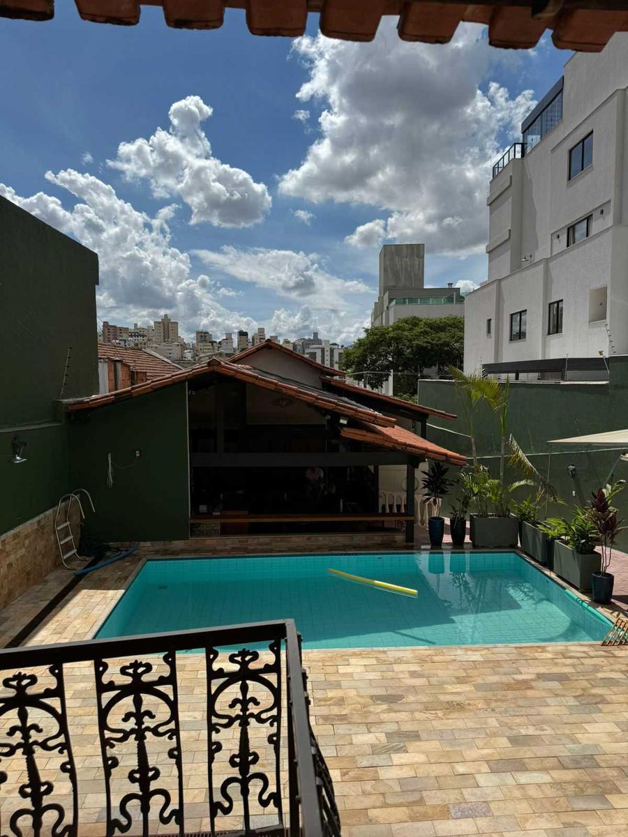 Casa, Sagrada Família, 6 Quartos, 2 Vagas, 2 Suítes