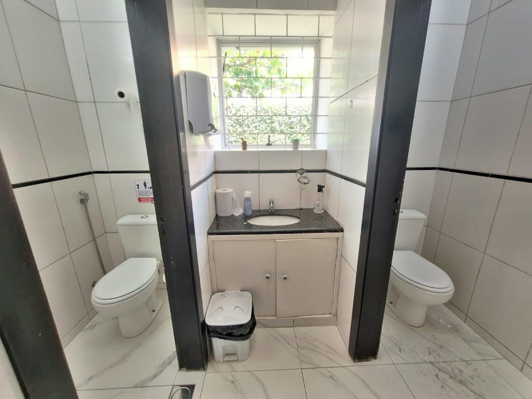 Casa Comercial, Floresta, 5 Quartos, 4 Vagas, 1 Suíte