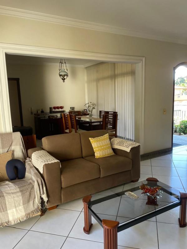 Casa, Caiçaras, 3 Quartos, 2 Vagas, 1 Suíte