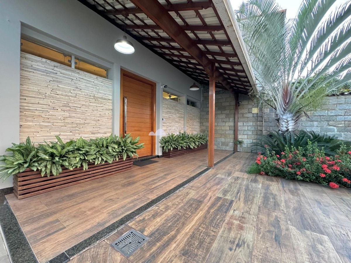 Casa, Itapoã, 4 Quartos, 6 Vagas, 1 Suíte