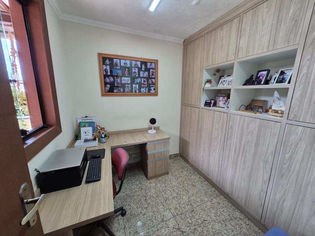 Casa, Eldorado, 3 Quartos, 4 Vagas, 1 Suíte