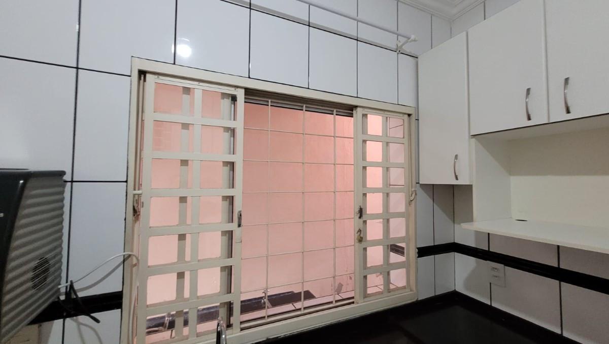 Casa, Tirol (barreiro), 3 Quartos, 2 Vagas, 1 Suíte