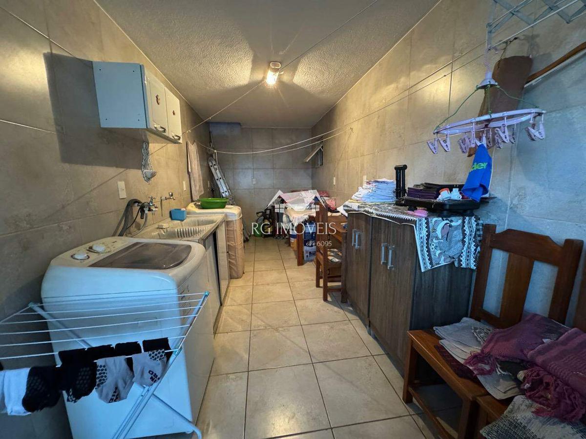 Casa, Conjunto Ademar Maldonado, 4 Quartos, 6 Vagas, 1 Suíte