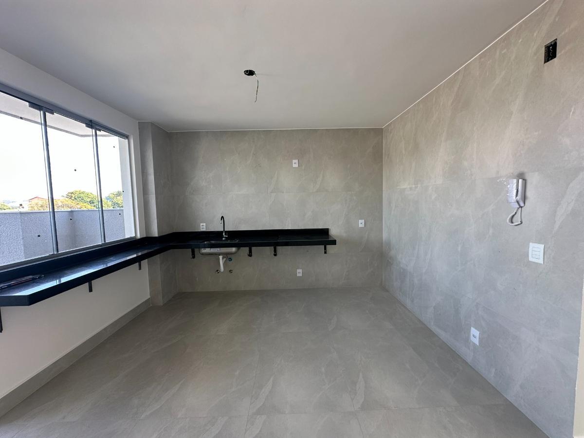 Cobertura, Santa Rosa, 3 Quartos, 2 Vagas, 1 Suíte