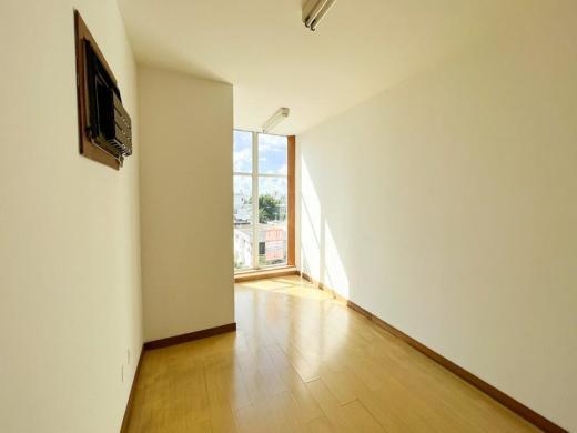 Andar, Santa Efigênia, 0 Quarto, 2 Vagas