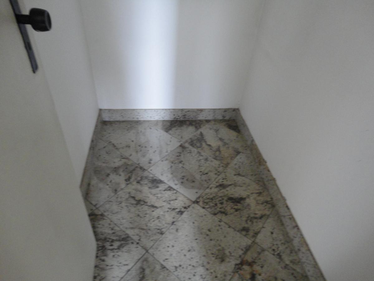 Sala, Barro Preto