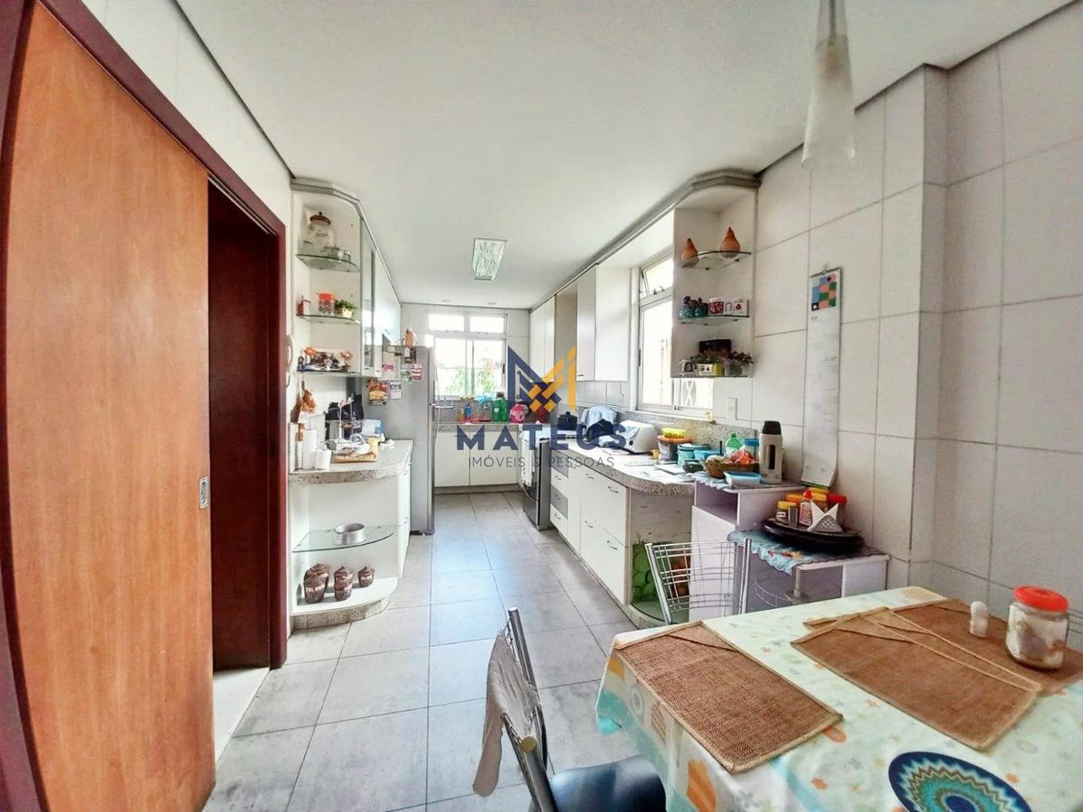 Casa, Carlos Prates, 6 Quartos, 2 Vagas, 2 Suítes
