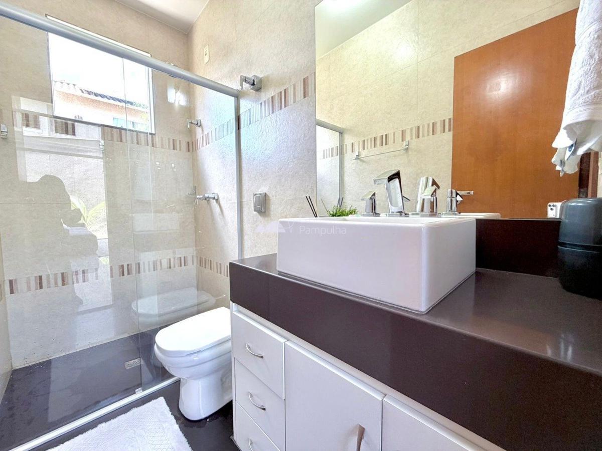 Casa, Trevo, 5 Quartos, 6 Vagas, 2 Suítes
