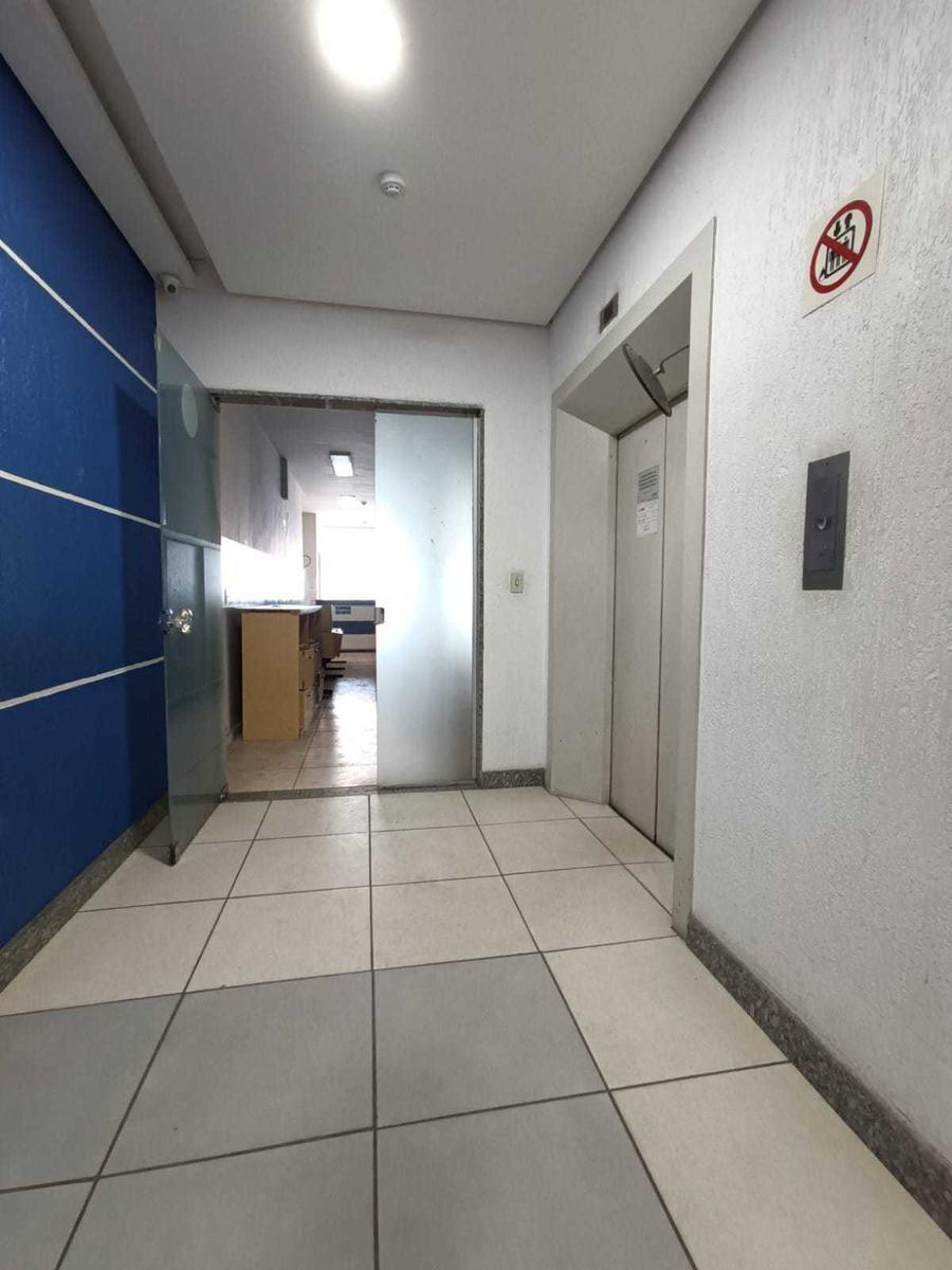 Prédio, Centro, 0 Quarto, 0 Vaga