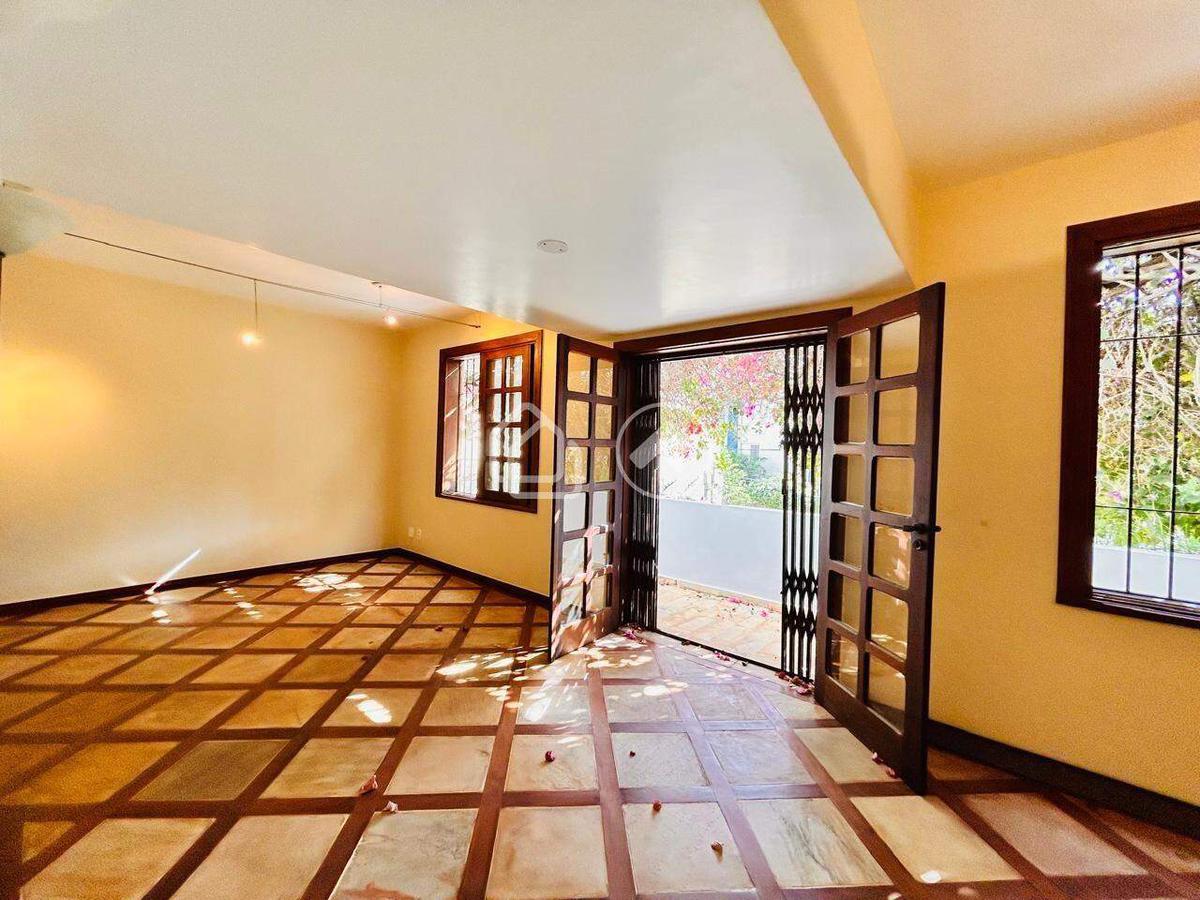 Casa, Buritis, 4 Quartos, 6 Vagas, 1 Suíte