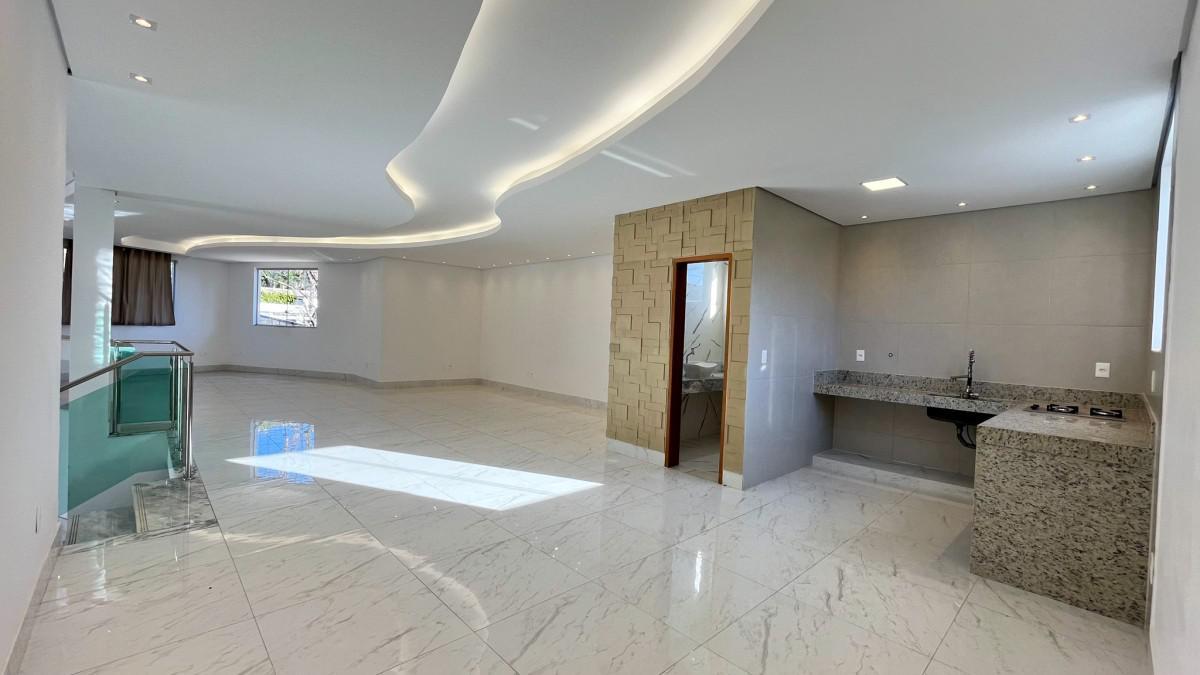 Casa, Estoril, 3 Quartos, 6 Vagas, 1 Suíte