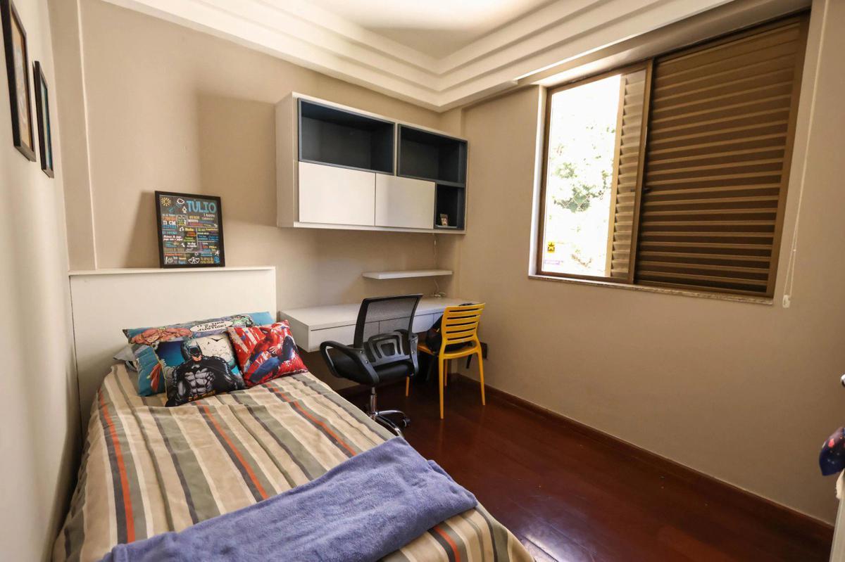 Apartamento, Luxemburgo, 4 Quartos, 3 Vagas, 1 Suíte