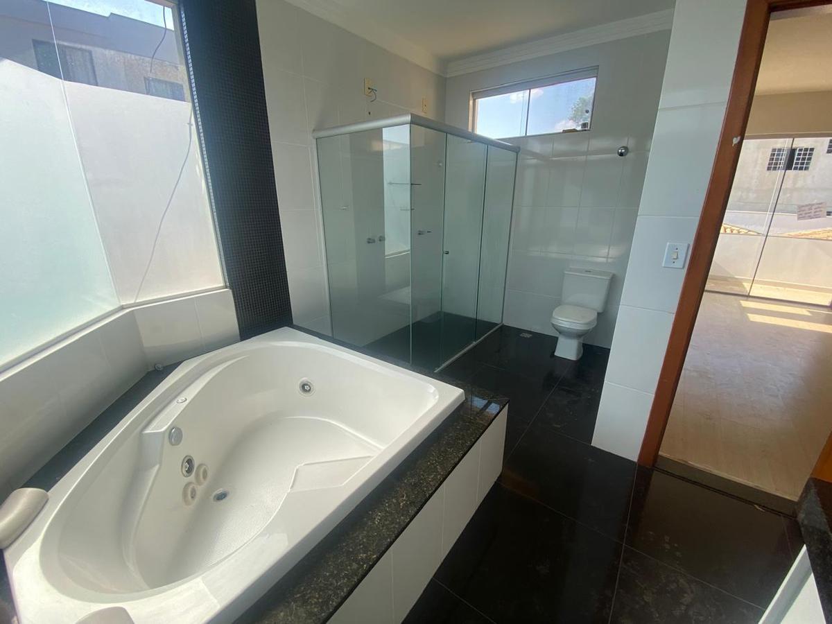 Casa, Trevo, 4 Quartos, 4 Vagas, 3 Suítes