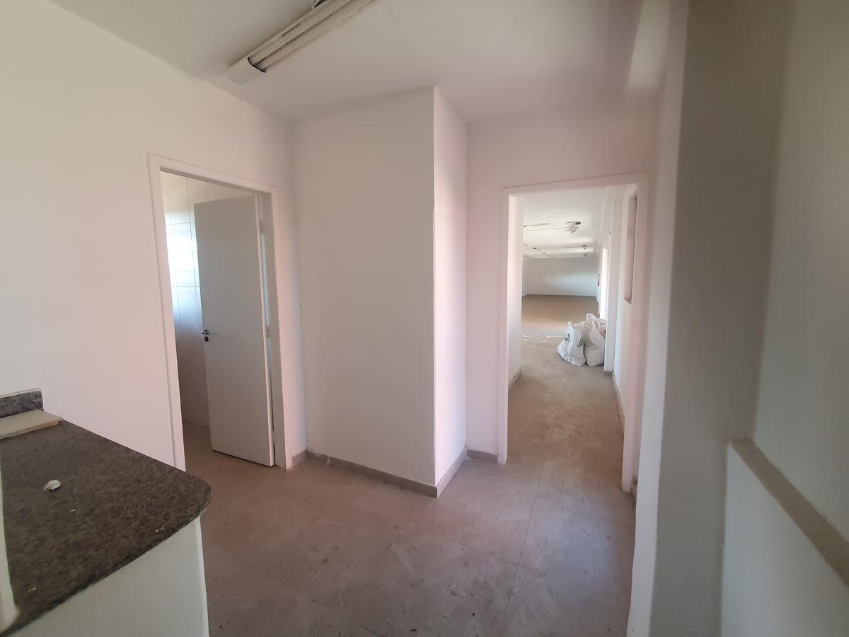 Sala, Estoril, 0 Quarto, 2 Vagas