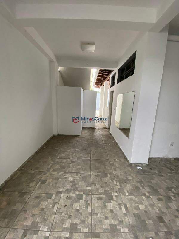 Prédio, Funcionários, 0 Quarto, 3 Vagas