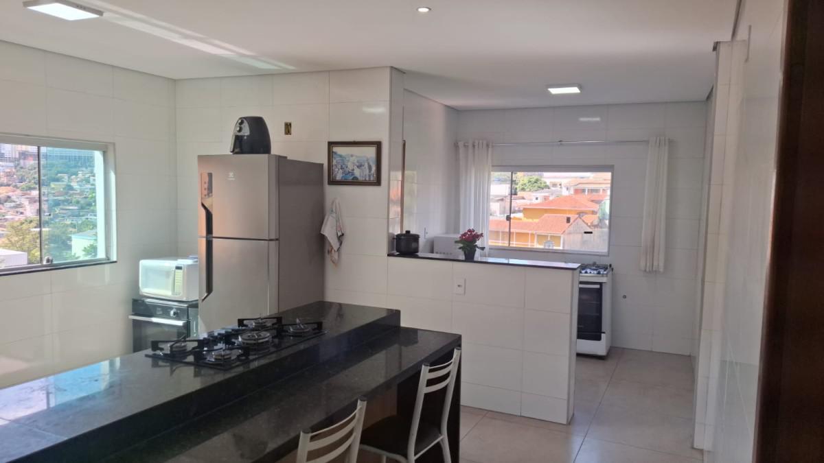 Casa, Palmeiras, 12 Quartos, 2 Vagas, 1 Suíte