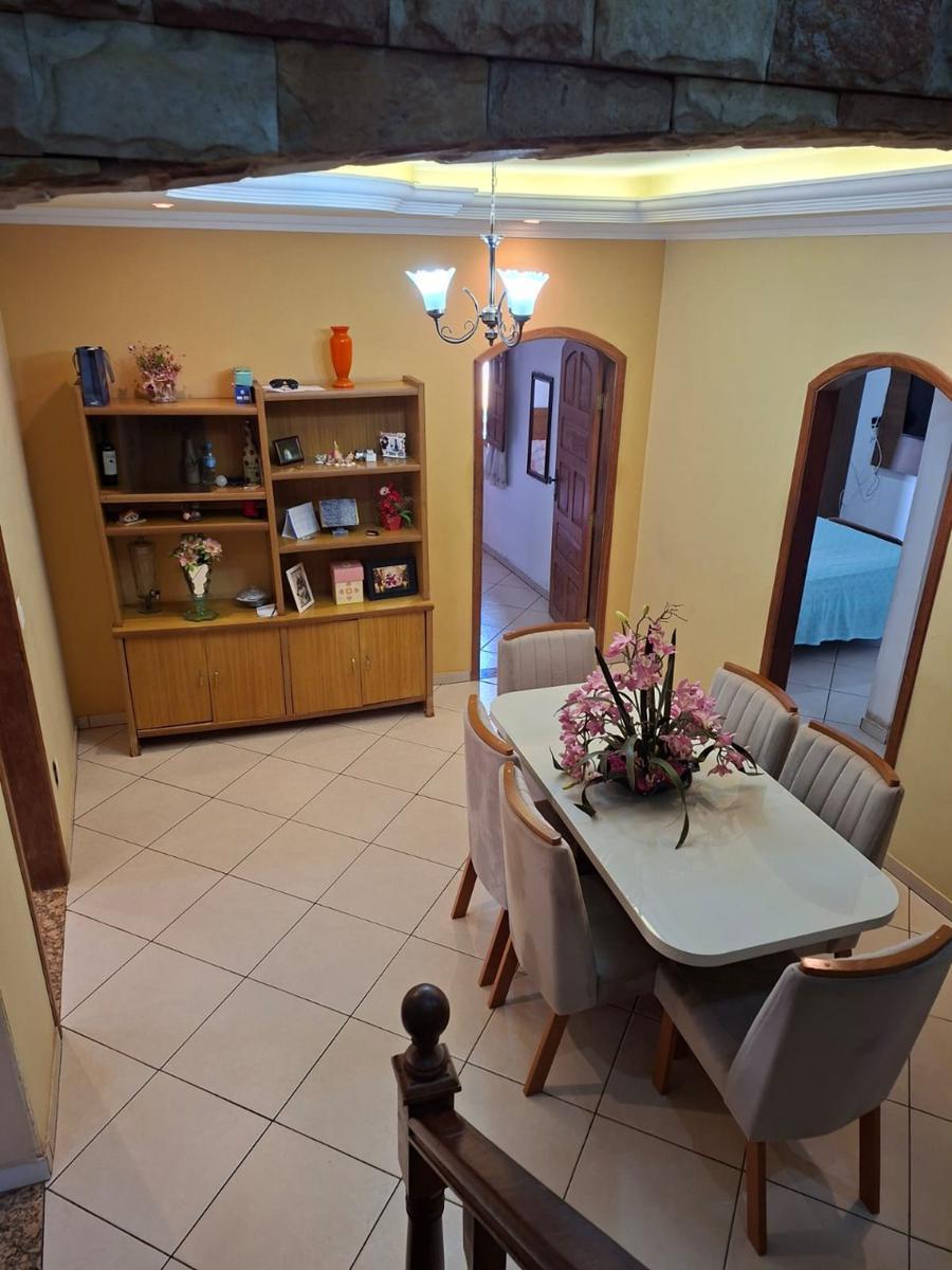 Casa, Casa Branca, 4 Quartos, 3 Vagas, 1 Suíte