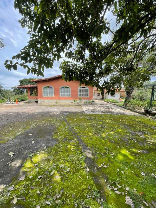 Fazenda, Centro, 8 Quartos, 0 Vaga