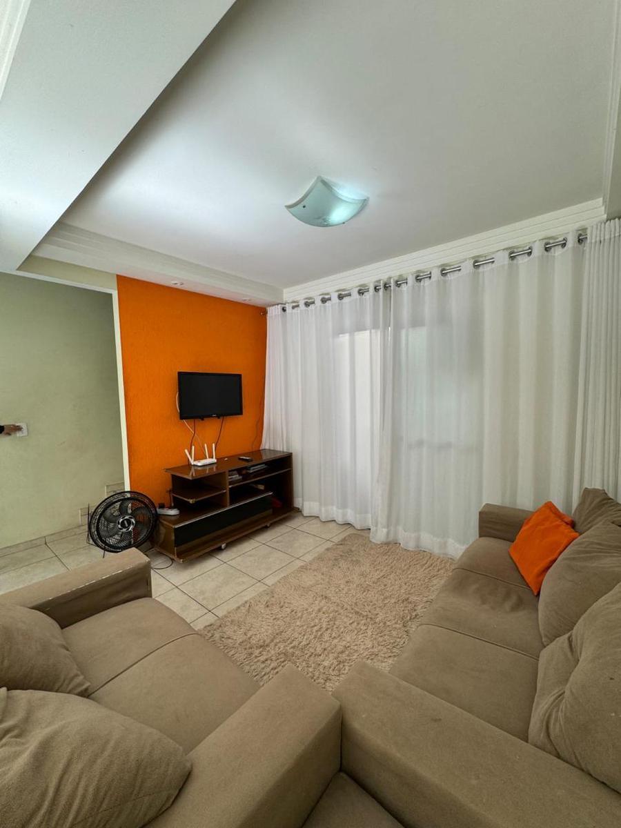 Casa, Castelo, 3 Quartos, 2 Vagas, 1 Suíte