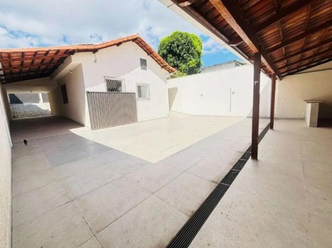 Casa, Santa Branca, 3 Quartos, 8 Vagas
