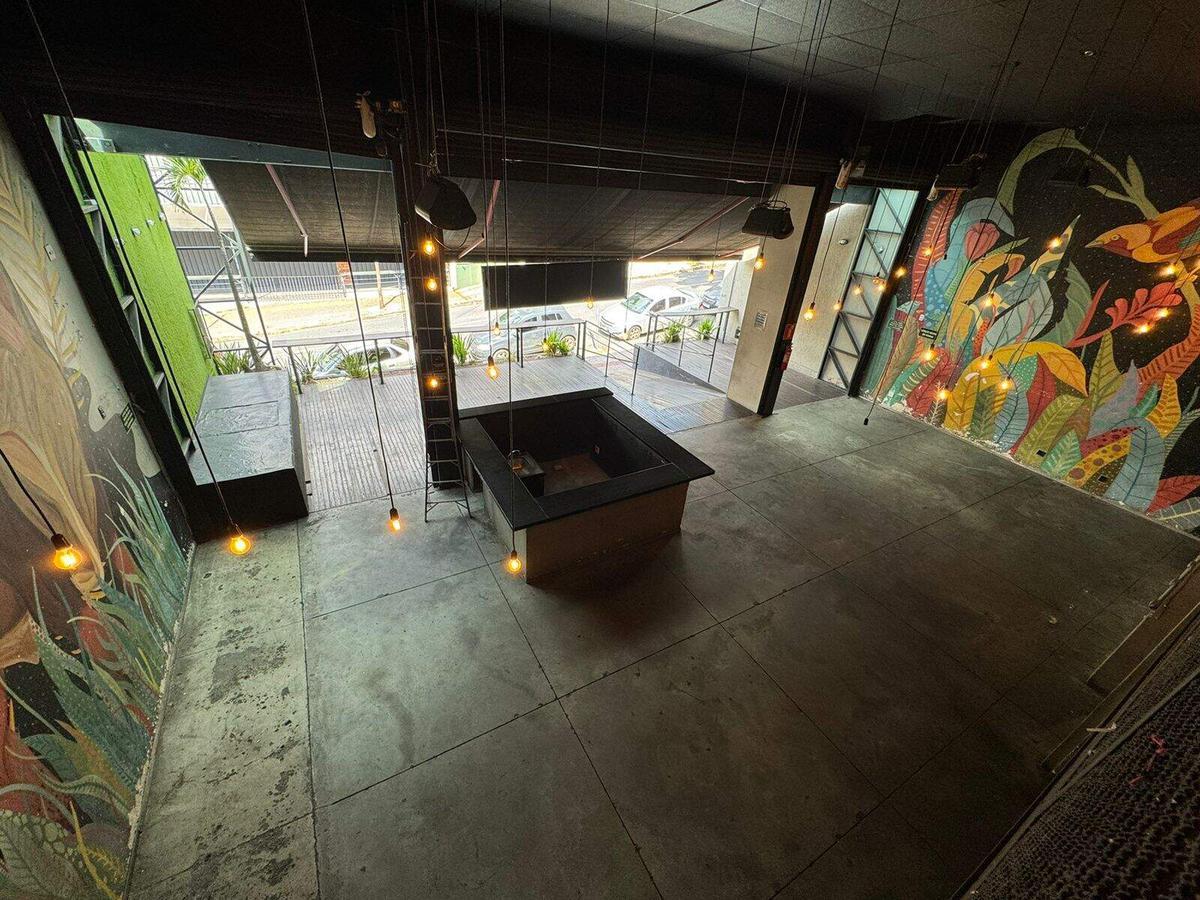 Casa Comercial, Cruzeiro, 0 Quarto, 0 Vaga