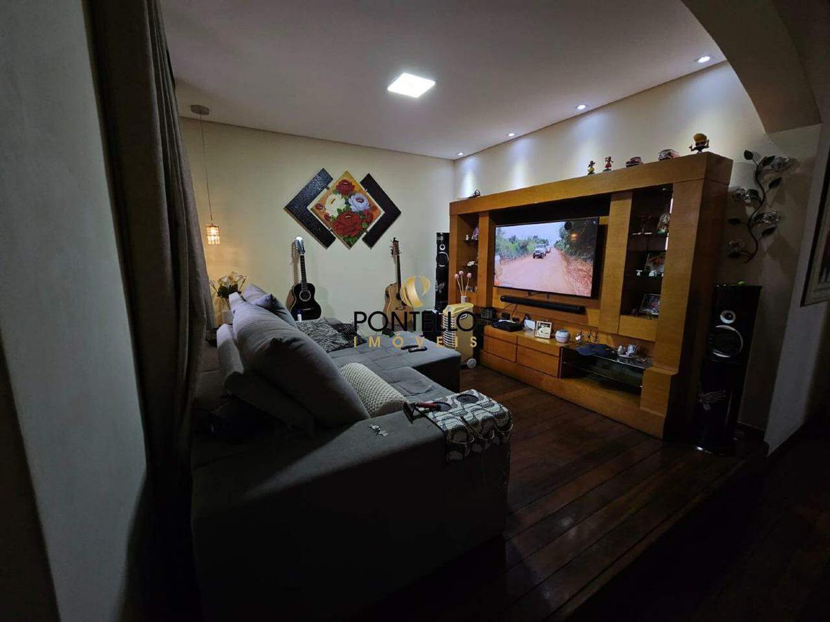 Casa, Céu Azul, 4 Quartos, 8 Vagas, 1 Suíte