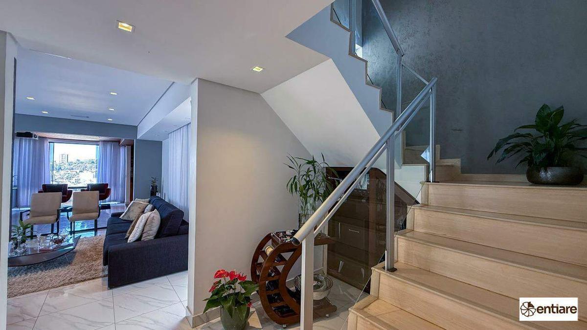 Casa, Santa Lúcia, 5 Quartos, 4 Vagas, 2 Suítes