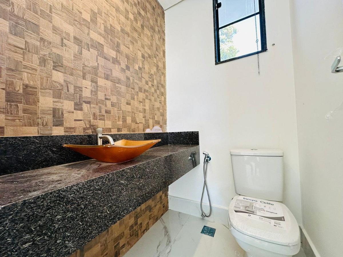 Casa, Santa Branca, 3 Quartos, 2 Vagas, 1 Suíte