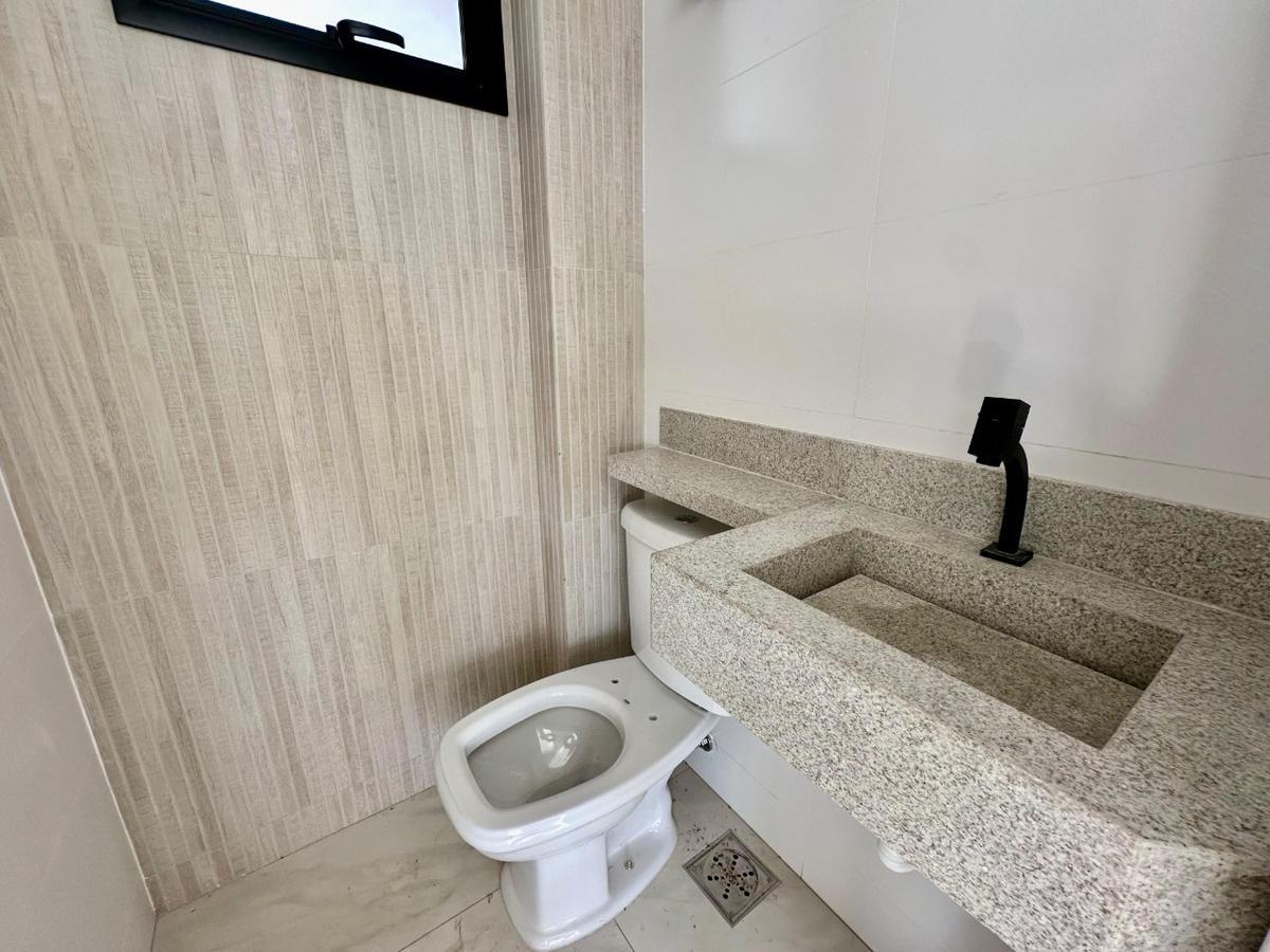 Casa, Planalto, 3 Quartos, 2 Vagas, 1 Suíte