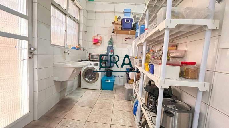 Casa, Buritis, 5 Quartos, 0 Vaga, 1 Suíte