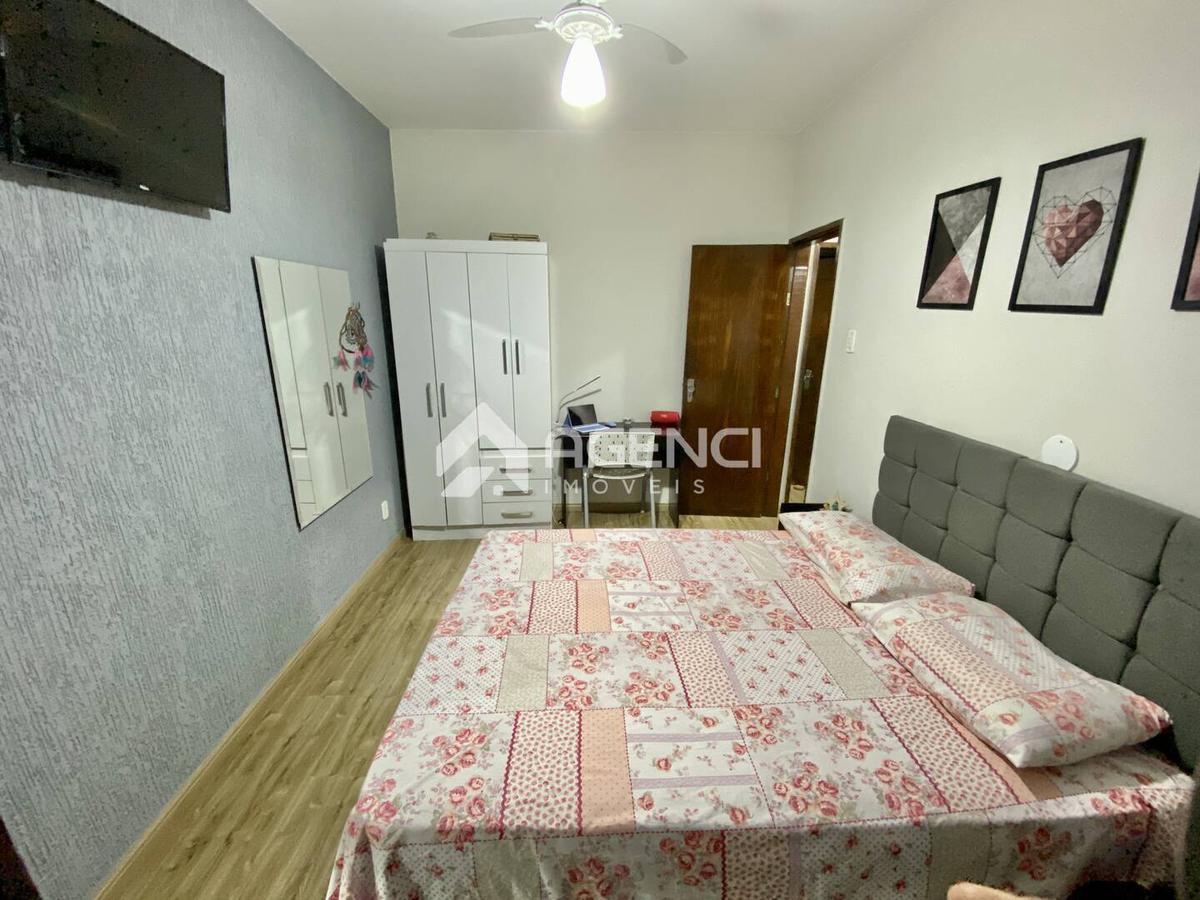 Casa, Santa Maria, 5 Quartos, 0 Vaga, 3 Suítes