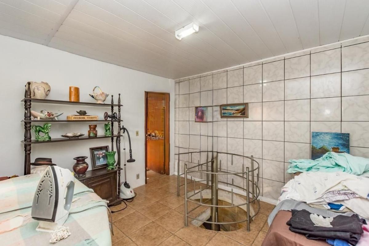Casa, João Pinheiro, 5 Quartos, 4 Vagas, 1 Suíte