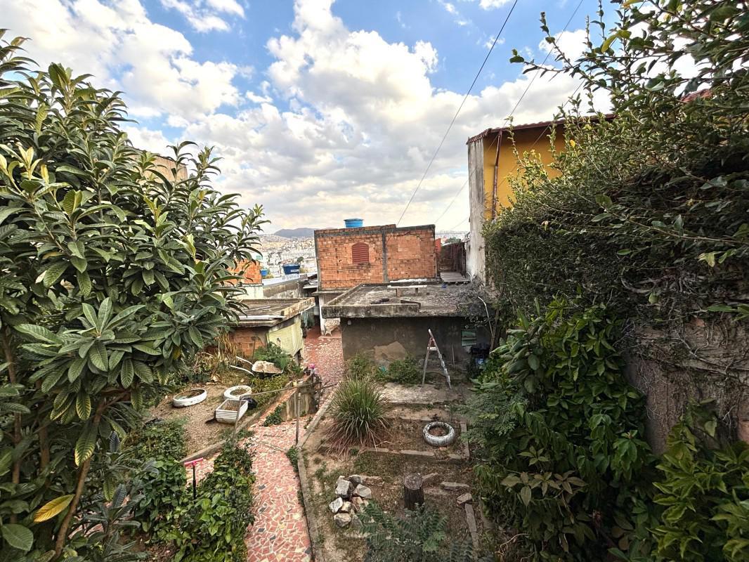 Lote, Sagrada Família, 0 Quarto, 0 Vaga