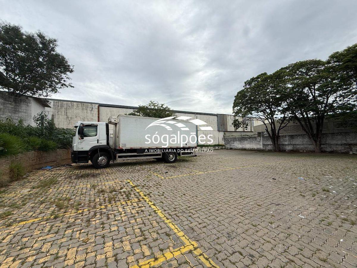 Galpão, Cincão, 20 Vagas