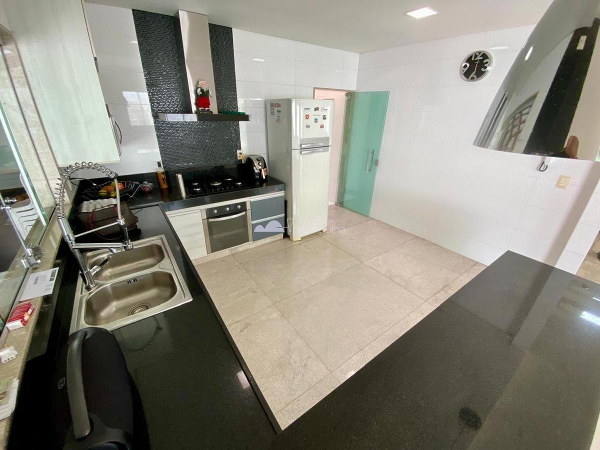 Casa, Céu Azul, 3 Quartos, 5 Vagas, 1 Suíte