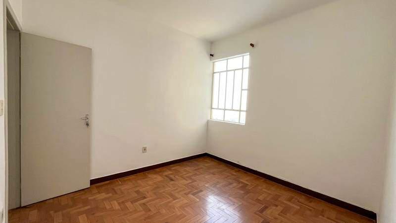 Apartamento, Floresta, 3 Quartos, 0 Vaga, 1 Suíte