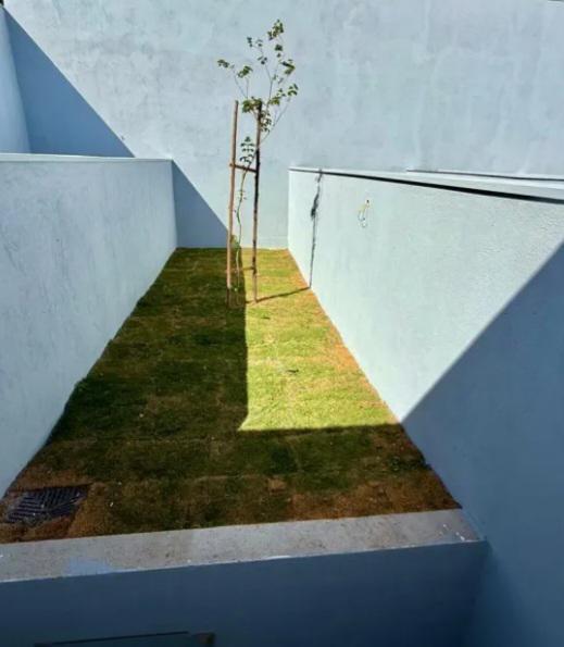 Casa, Santa Mônica, 2 Quartos, 1 Vaga, 2 Suítes